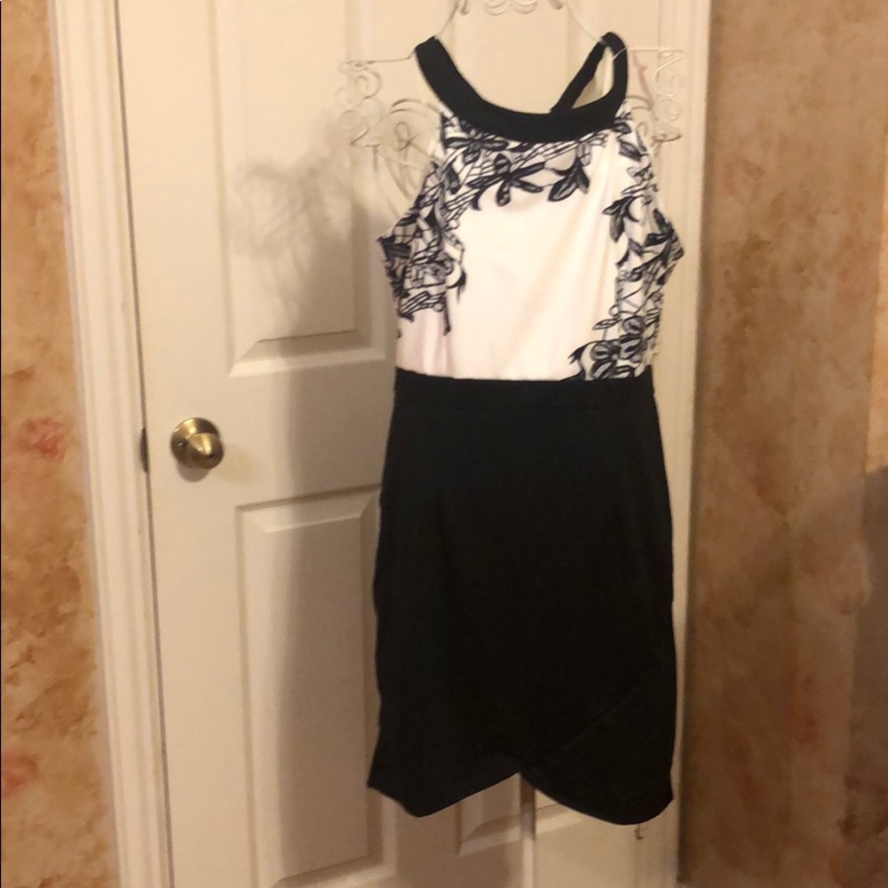 Women’s black and white strapless dress